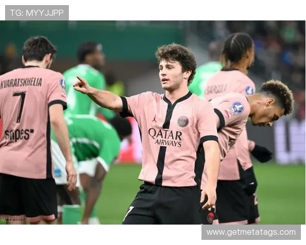 法甲杜埃梅开二度拉莫斯破门巴黎6-1大胜圣埃蒂安