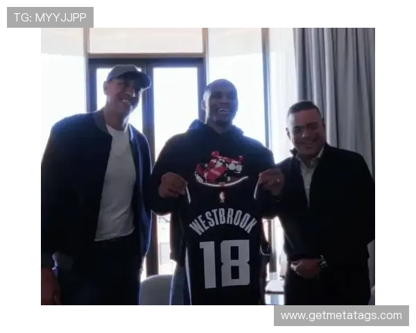 克里斯蒂全力参与训练营提升球队默契为新赛季做好充分准备